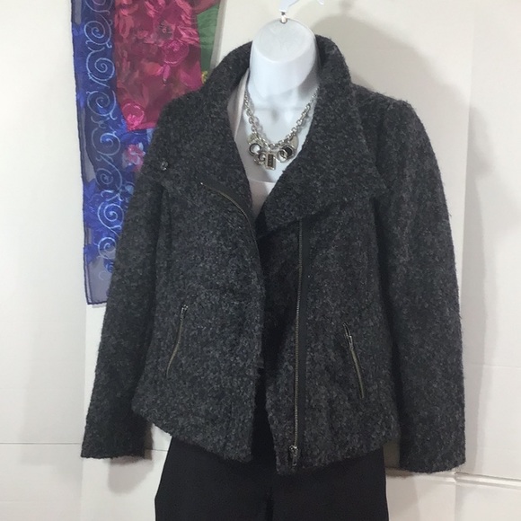 LOFT Jackets & Blazers - Loft dark gray wool blend cropped jacket 6P